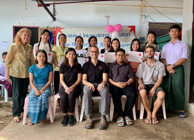 IIE and Mae Sot Staff with students 